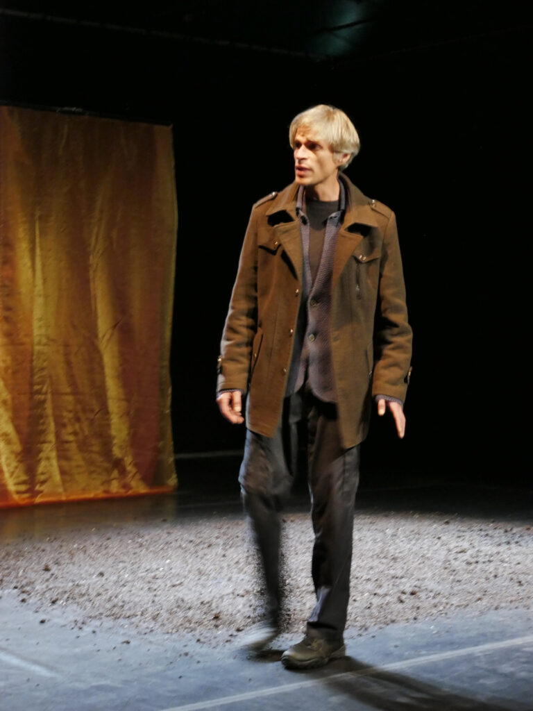 Felipe Castro - Voyage au bout de la nuit - Le Garage Théâtre - Photo JYL.