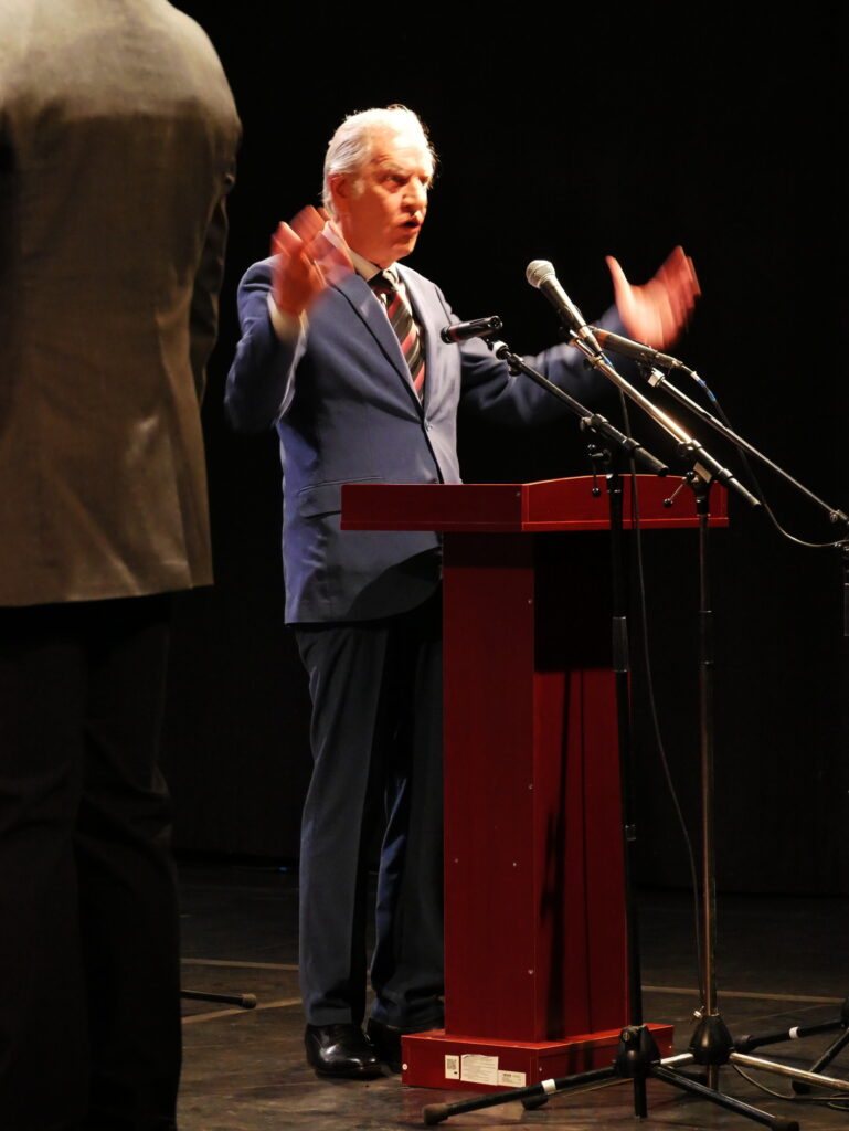 Le tribun - Photo JYL